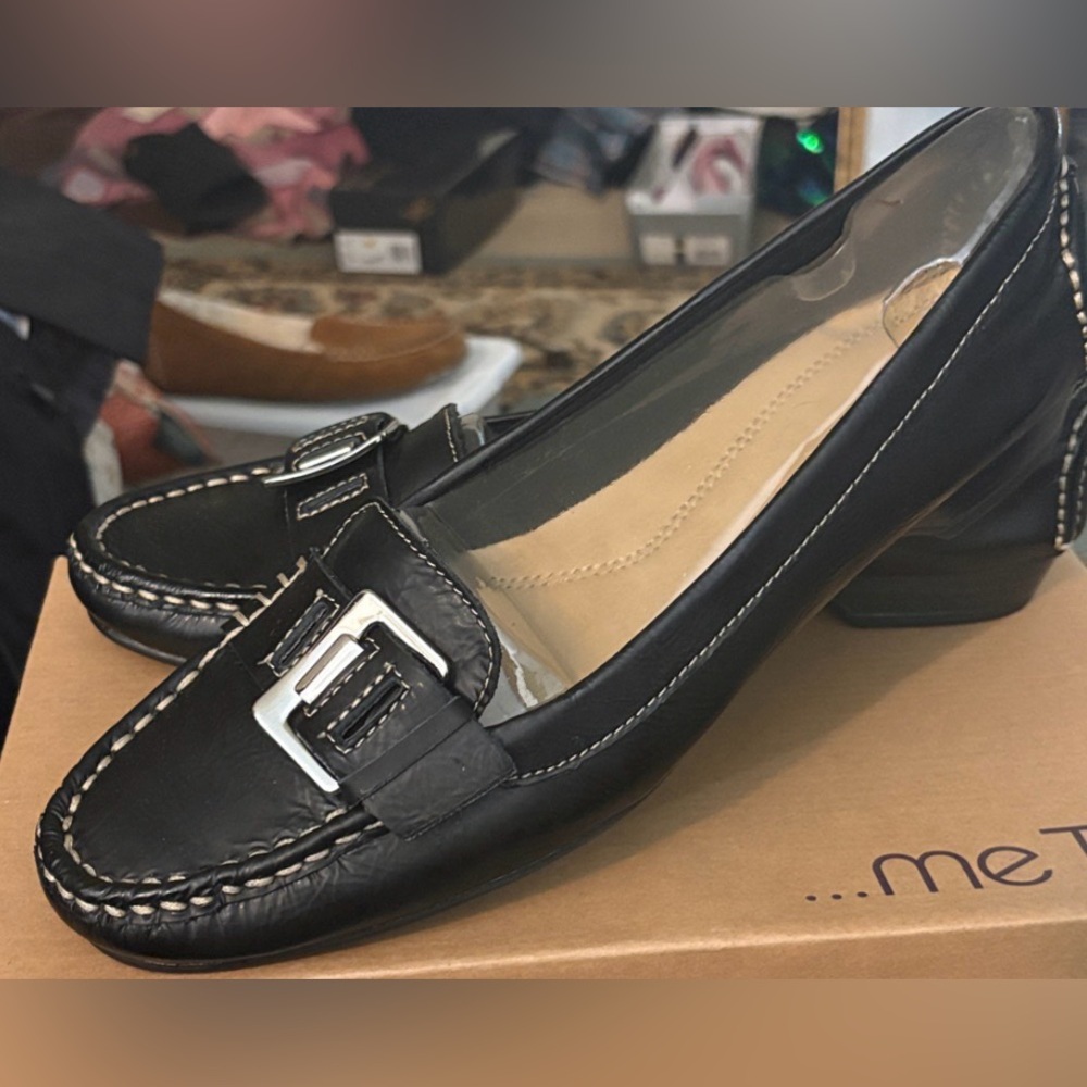 Naturalizer Heaven Women's Black Patent Leather Loafer Flats size 9.5 - Picture 2 of 5